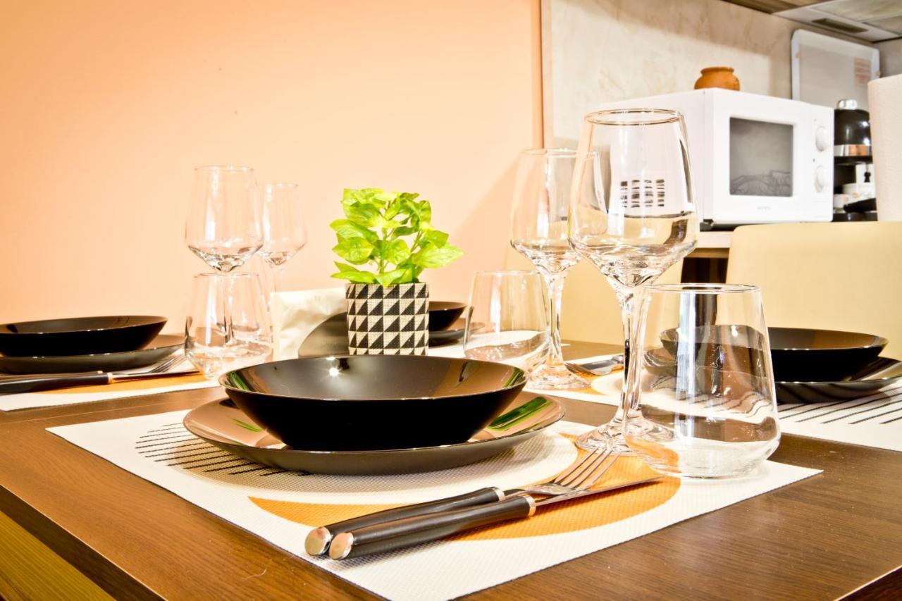 Sunflower Apartment City Center Plovdiv Esterno foto