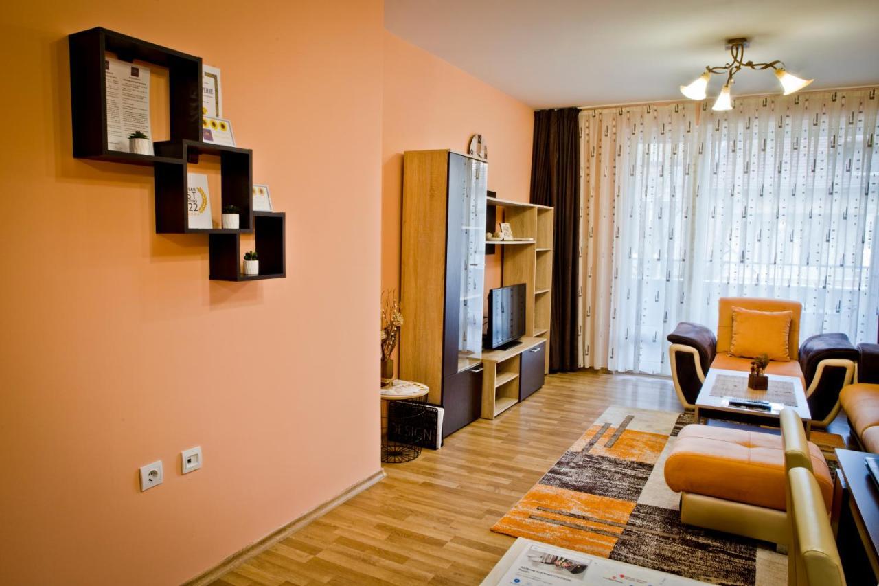 Sunflower Apartment City Center Plovdiv Esterno foto